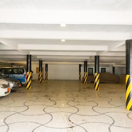 Hotel Le Figaro Douala Buitenkant foto