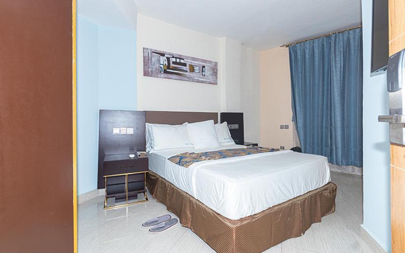 Hotel Le Figaro Douala Buitenkant foto