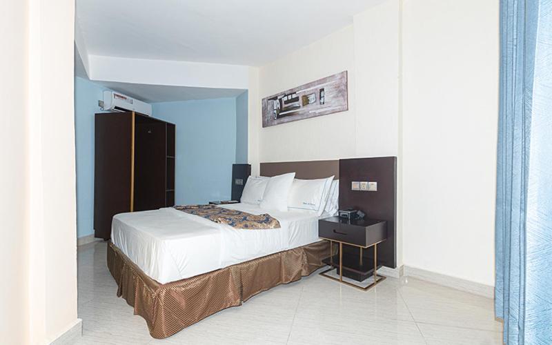 Hotel Le Figaro Douala Buitenkant foto