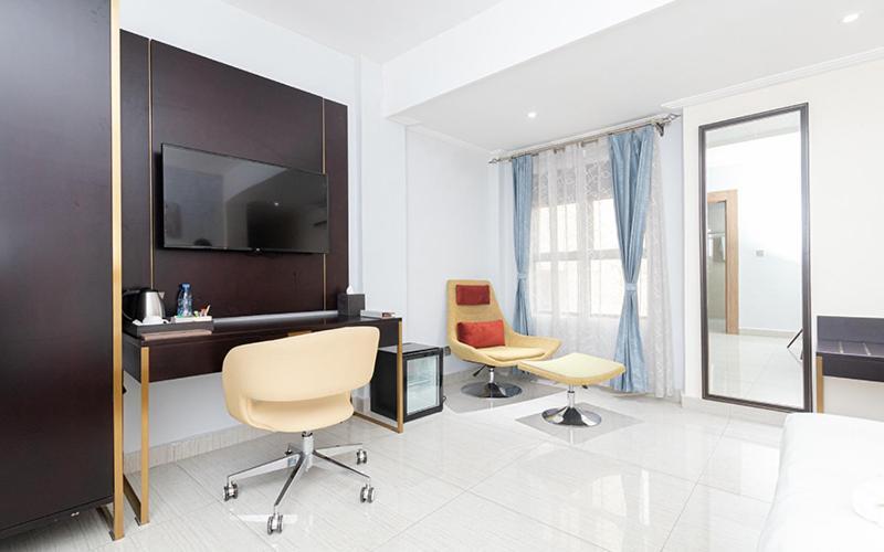 Hotel Le Figaro Douala Buitenkant foto